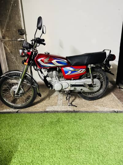 Honda CG125 . . 2022/2023 very excellent condition like a new bike