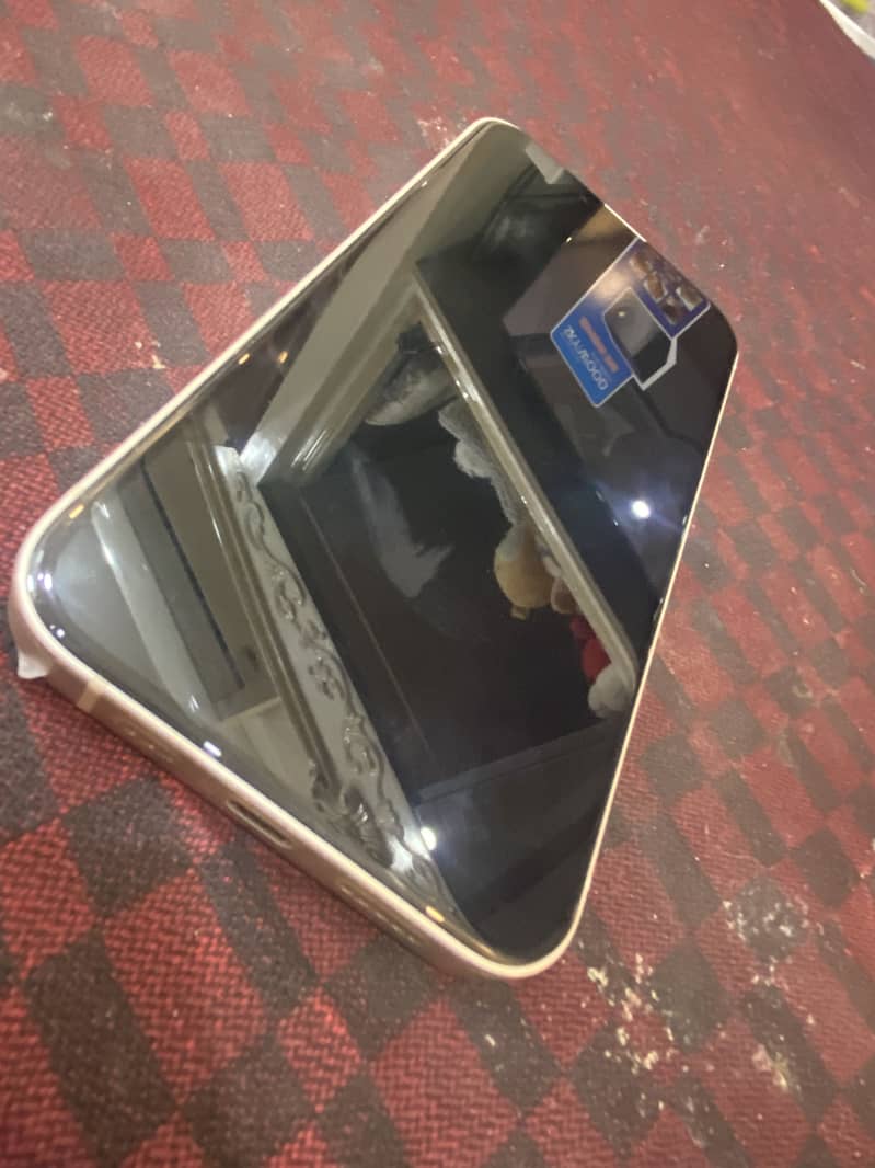 Apple iPhone 14 3