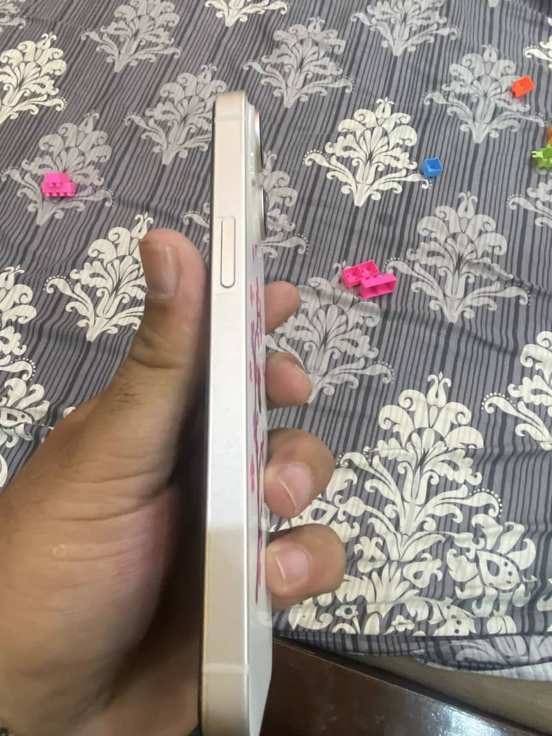 Apple iPhone 14 5
