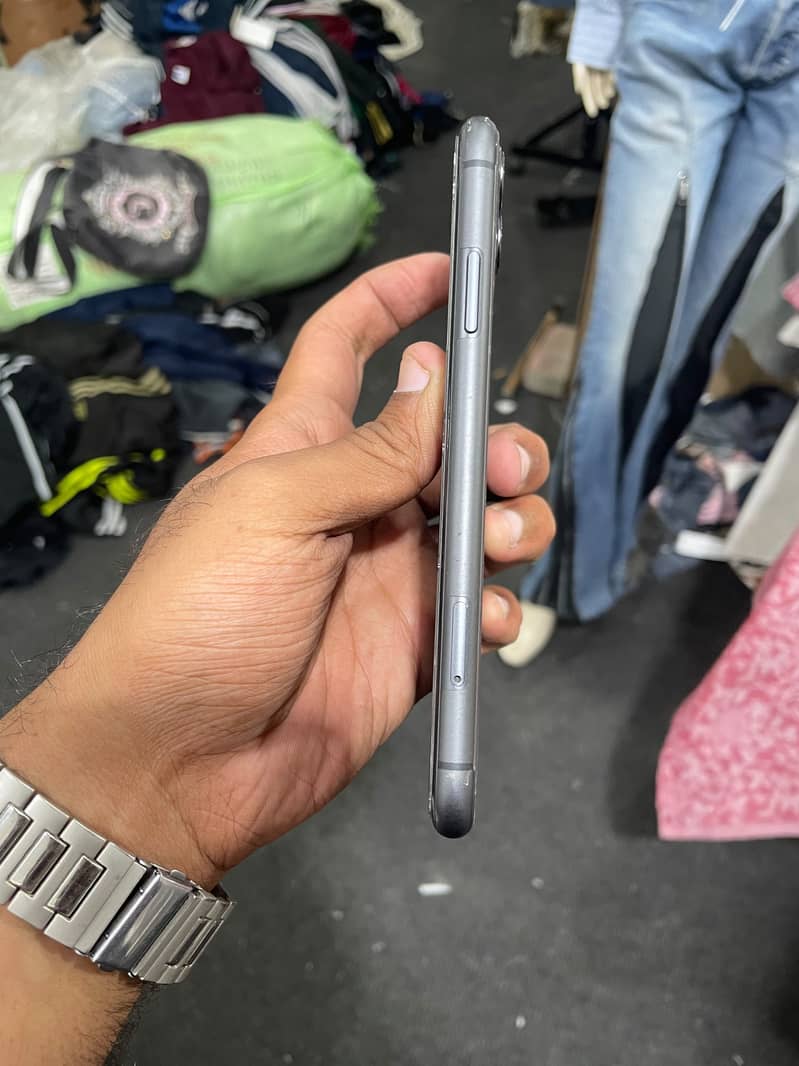 Apple iPhone 11 2