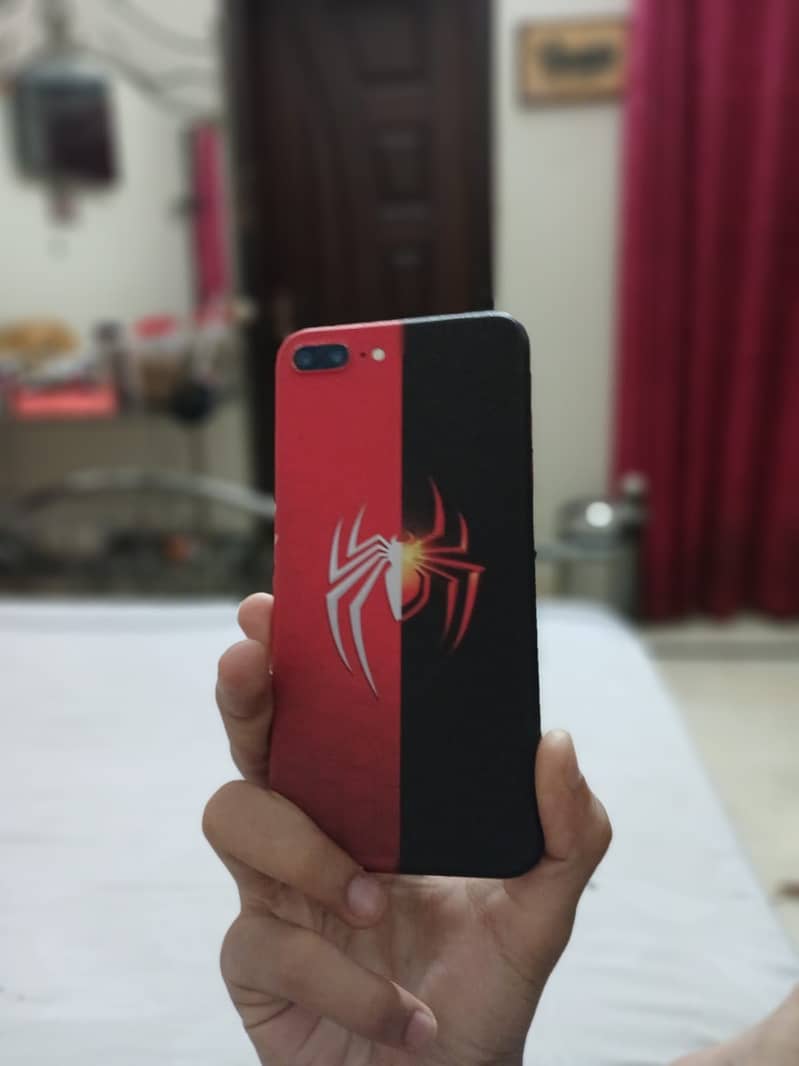 Apple iPhone 8 Plus 0