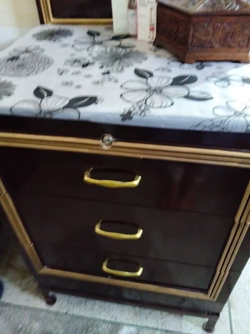 bed side table drasing table 4