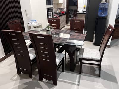 Dinning table for 6 person