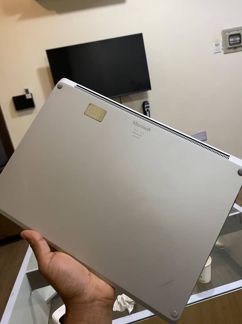 Microsoft Surface 2  Core i5 8th Generation 5