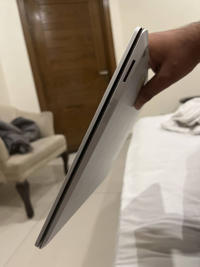 Microsoft Surface 2  Core i5 8th Generation 7
