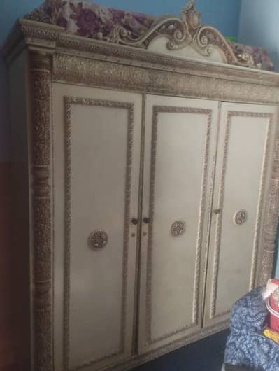 Almari 3 Door