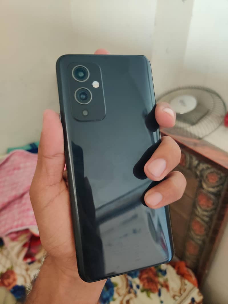 One Plus 9 5G 1