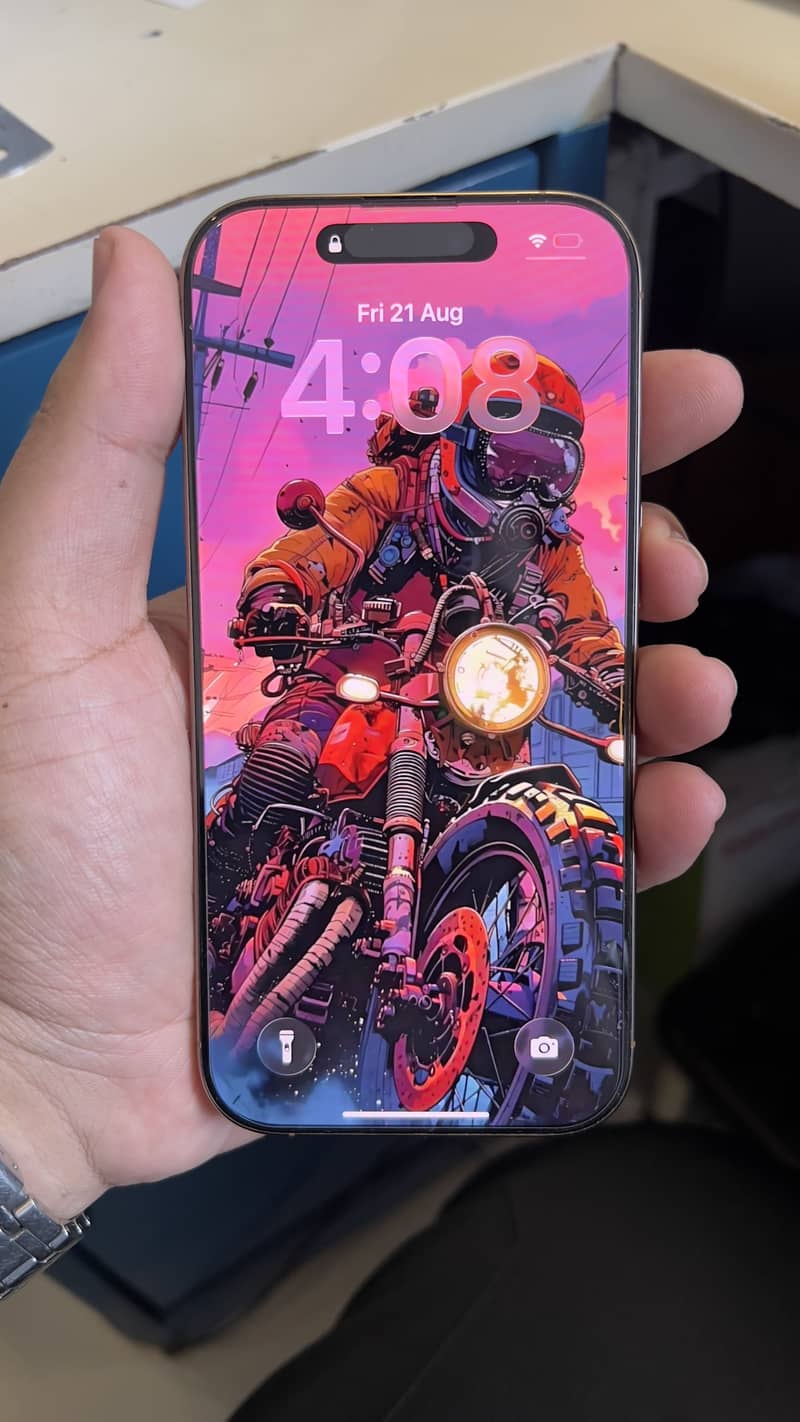 Apple iPhone 16 Pro 1