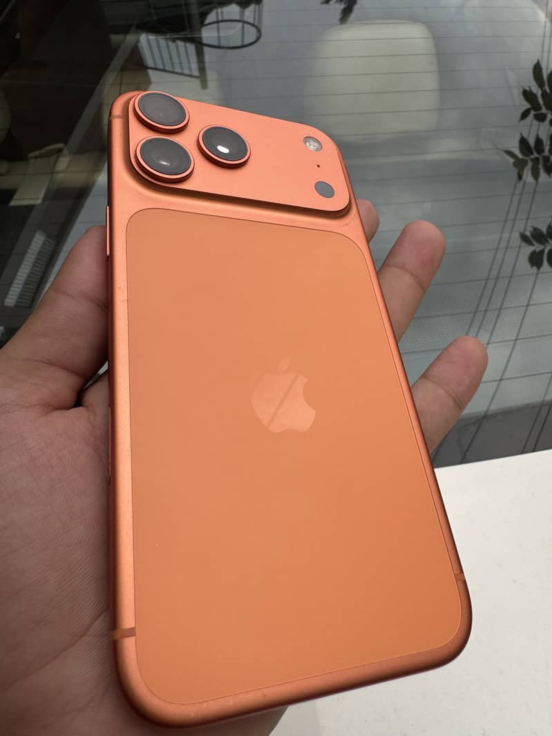 Apple iPhone 17 Pro Max 5