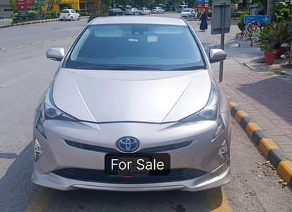 Toyota Prius S Plus 2018