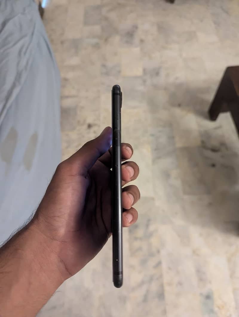 Apple iPhone 7 Plus 1