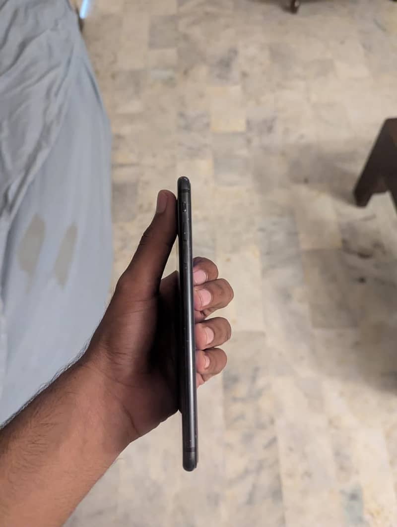 Apple iPhone 7 Plus 3