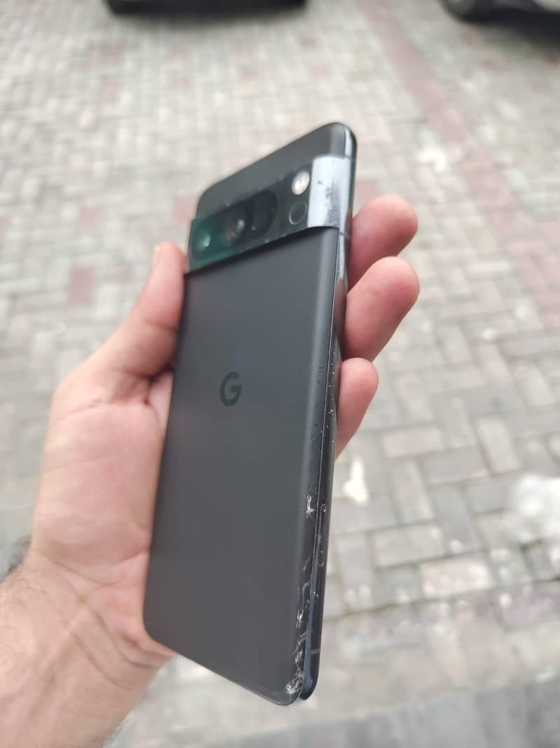 Google Pixel 8 Pro 2