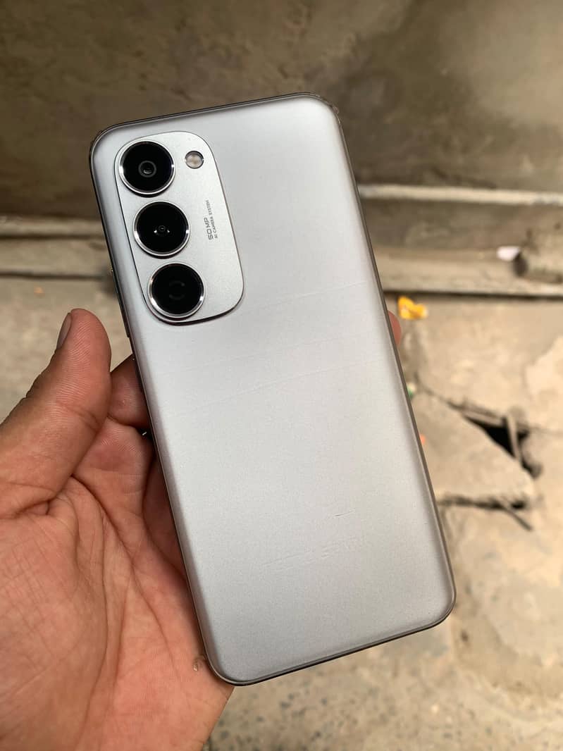 Tecno spark 40 pro plus 2