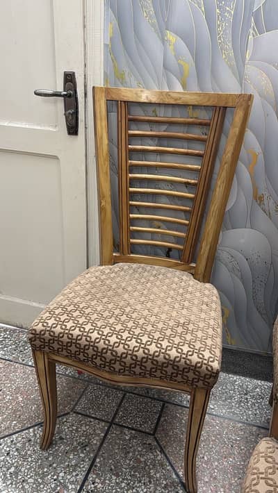Dinning table with 6 chairs