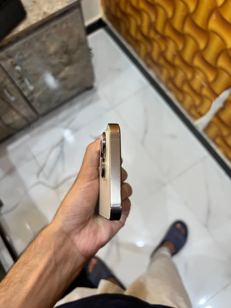 Apple iPhone 14 Pro 7