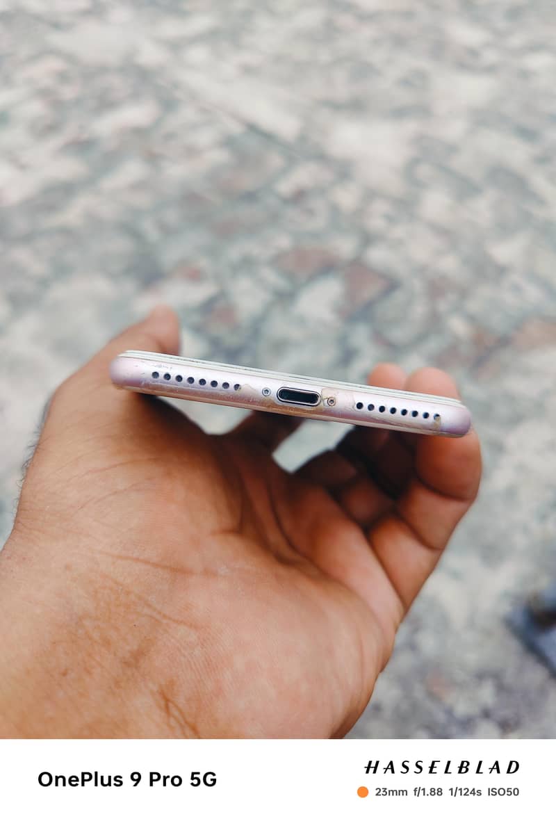 Apple iPhone 7 Plus 1