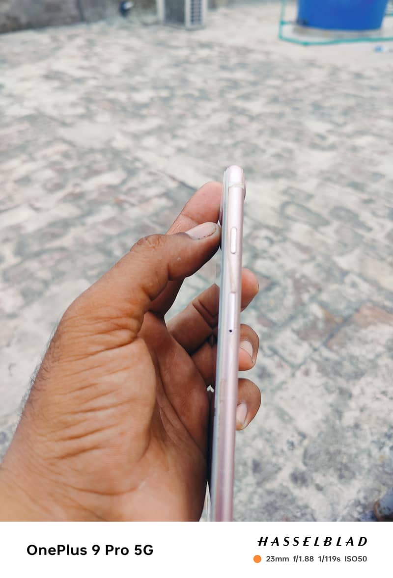 Apple iPhone 7 Plus 5