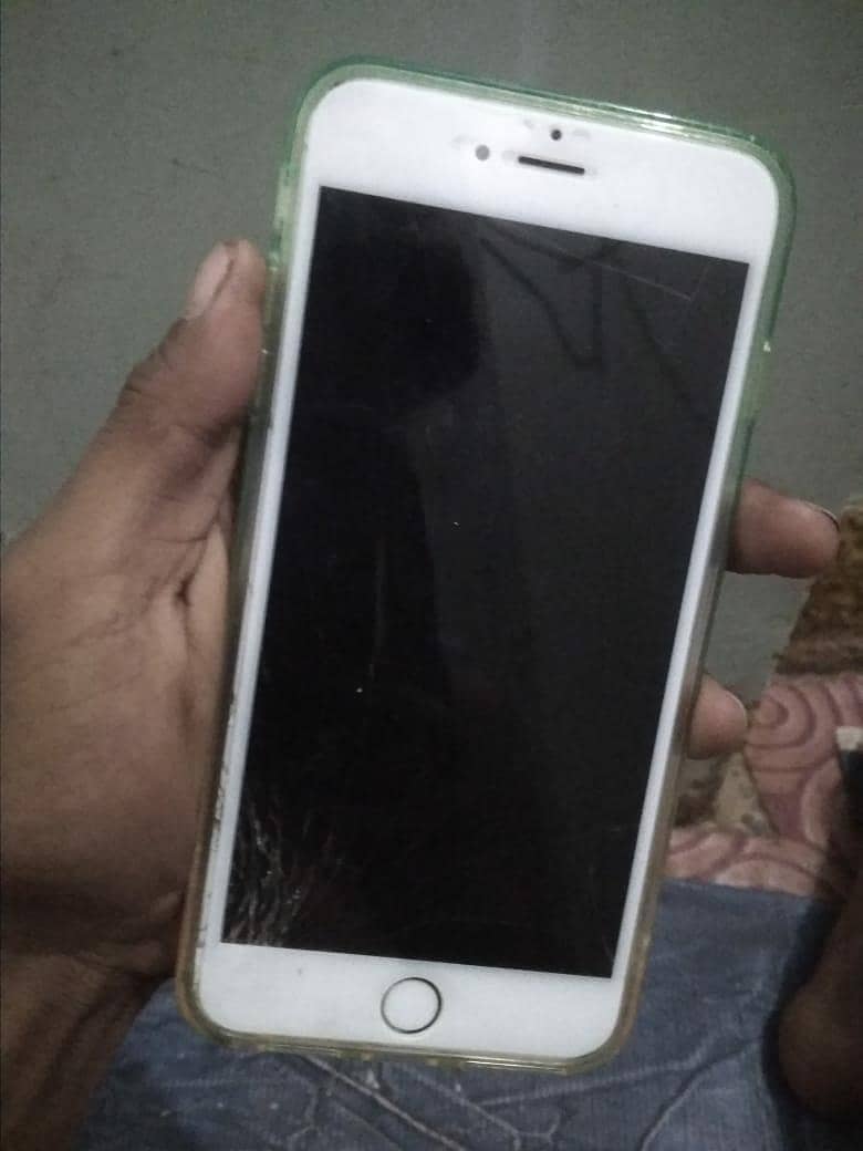 Apple iPhone 6 Plus 0