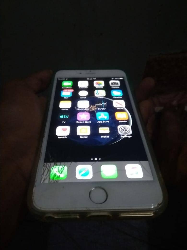Apple iPhone 6 Plus 4
