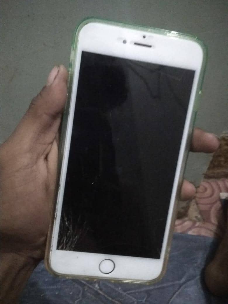 Apple iPhone 6 Plus 5