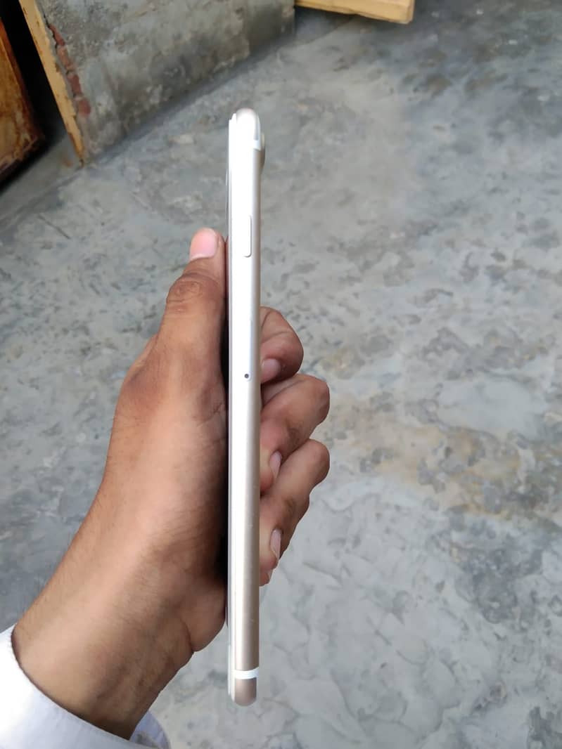 Apple iPhone 7 Plus 4