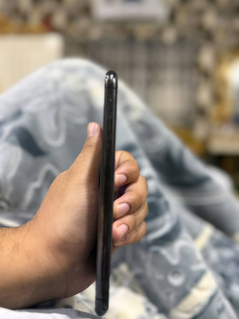iPhone 11 Pro Max 1