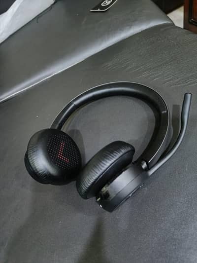 I am selling poly wireless head phone