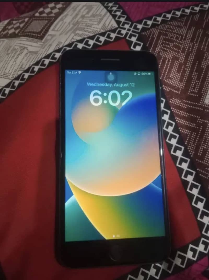 Apple iPhone 8 Plus 0