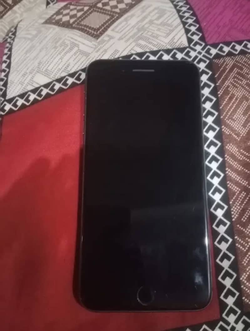 Apple iPhone 8 Plus 1