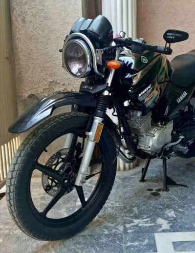 Yamaha YBR 125G black My whatsapp nbr 03276946641