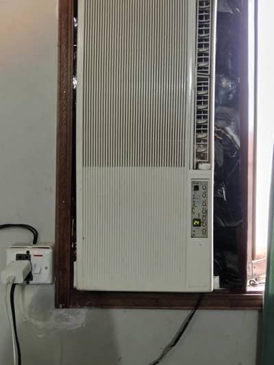 0.75 Ton Window AC – Gas Required – For Sale