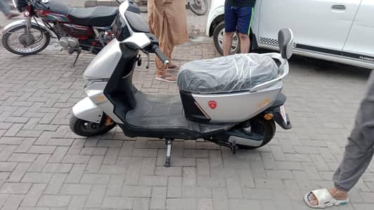 Metro T9 Electric Scooter | Graphene Battery | Excellent Condition