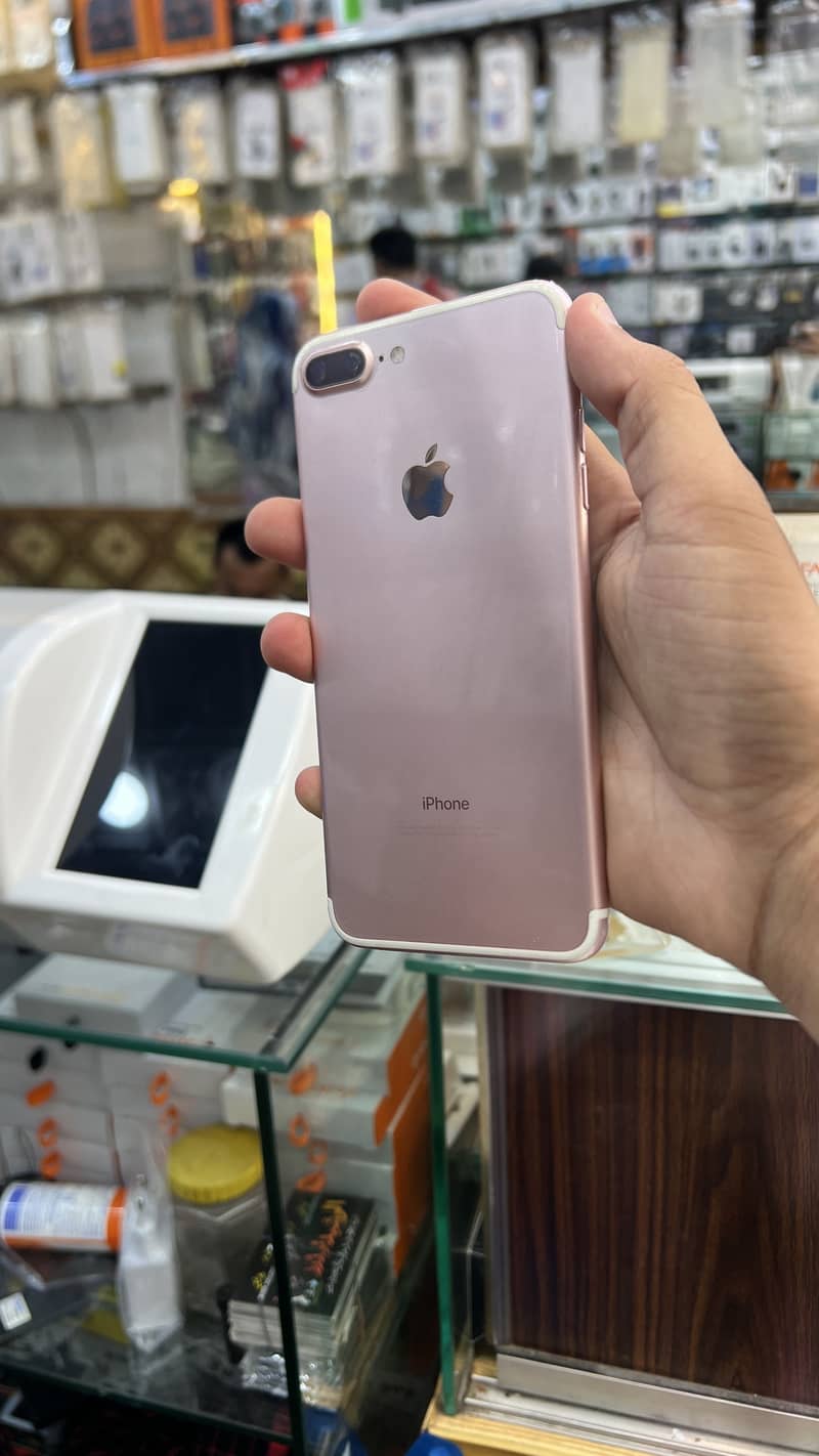Apple iPhone 7 Plus 0