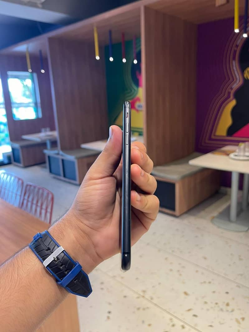 Apple iPhone 7 Plus 4