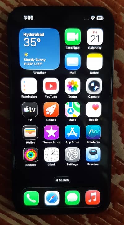 Apple iPhone 13