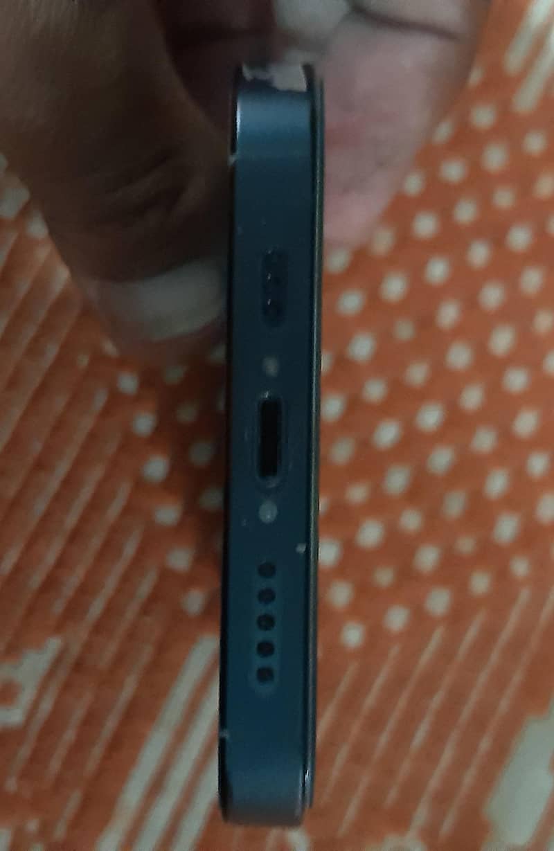 Apple iPhone 13 4
