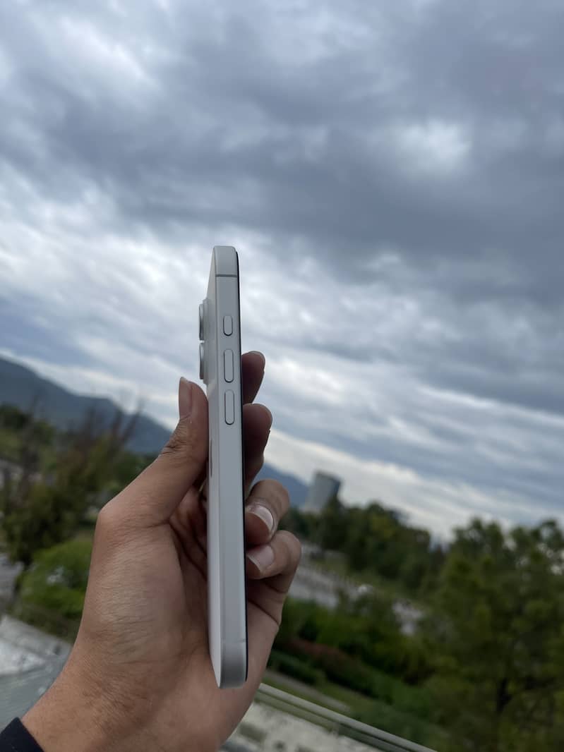 Apple iPhone 17 2