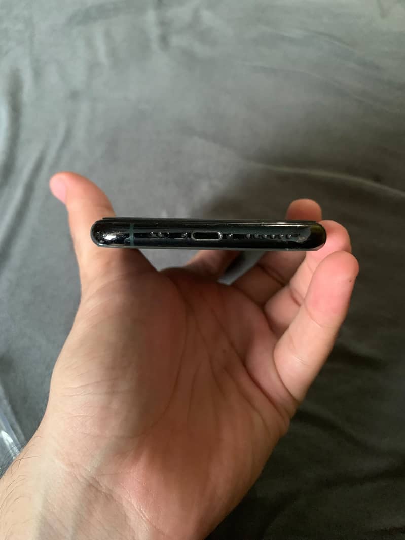 Apple iPhone 11 Pro 3
