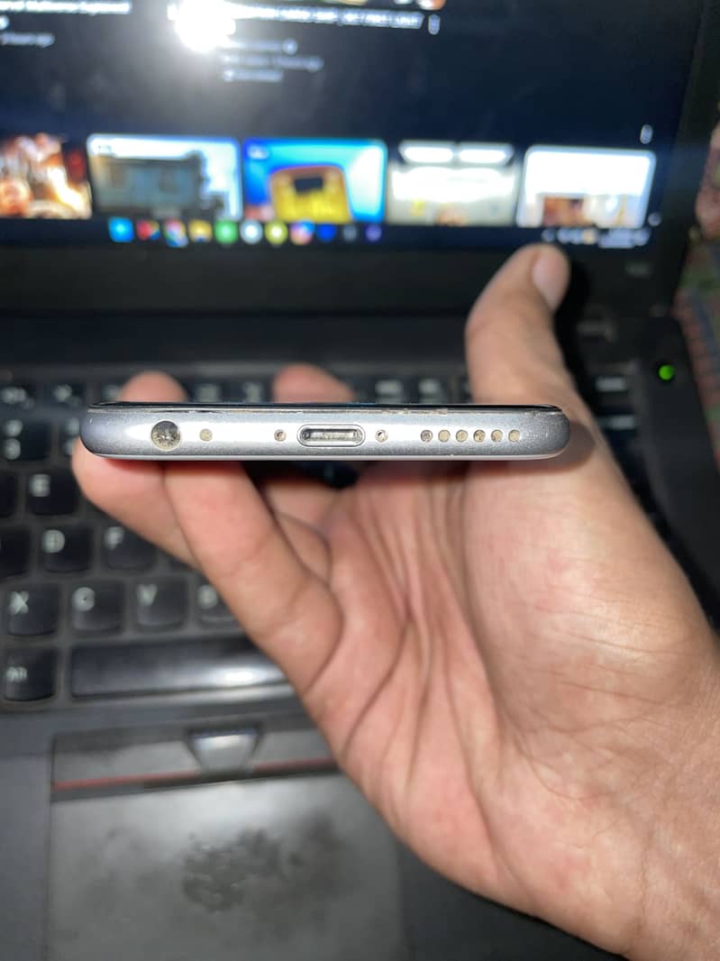 Apple iPhone 6S 4