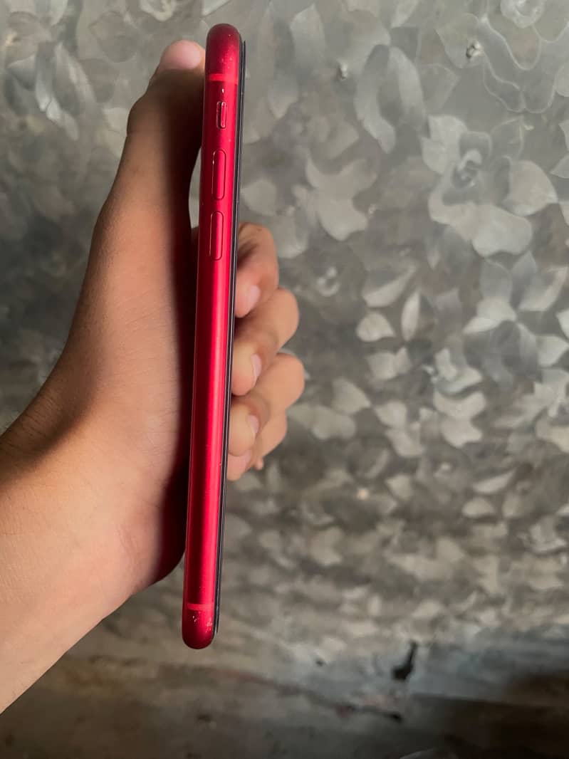 Apple iPhone 11 4