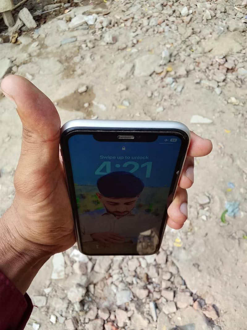 Apple iPhone 11 4