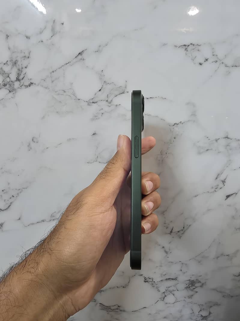 Apple iPhone 13 1