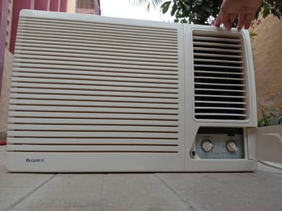 Mint condition imported AC 1.5 Ton 220 Volt