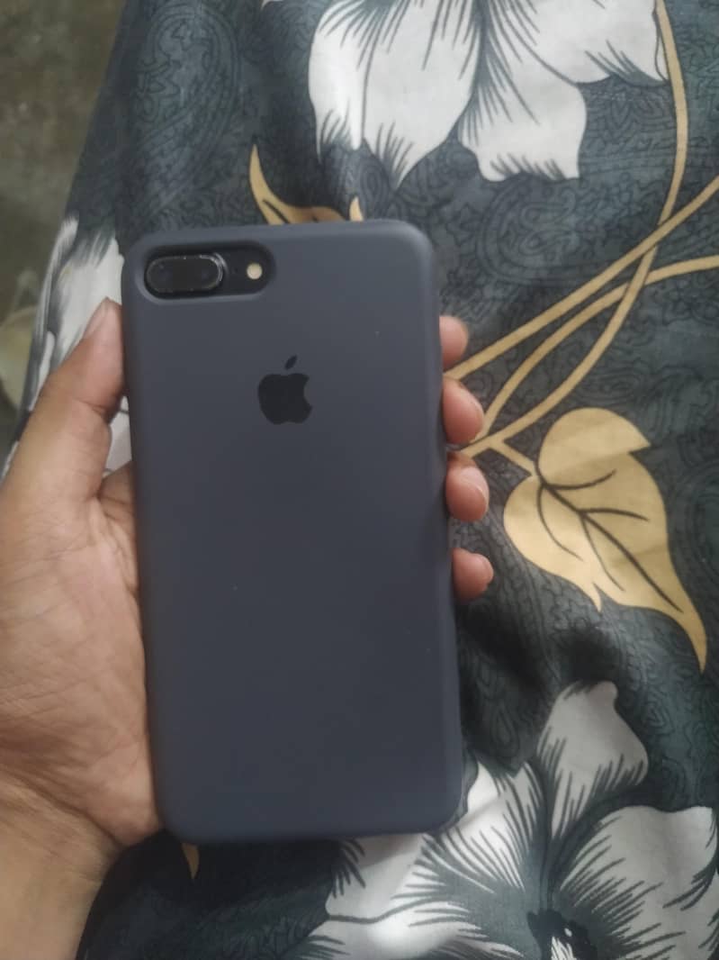 Apple iPhone 7 Plus 0