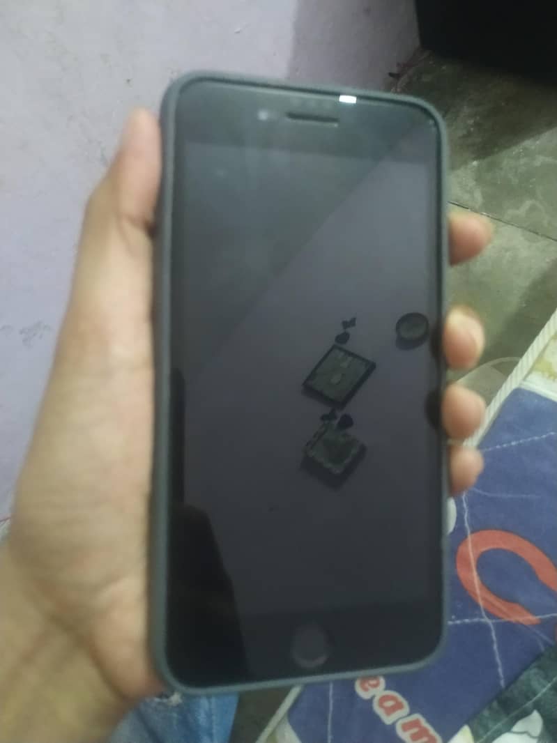 Apple iPhone 7 Plus 4