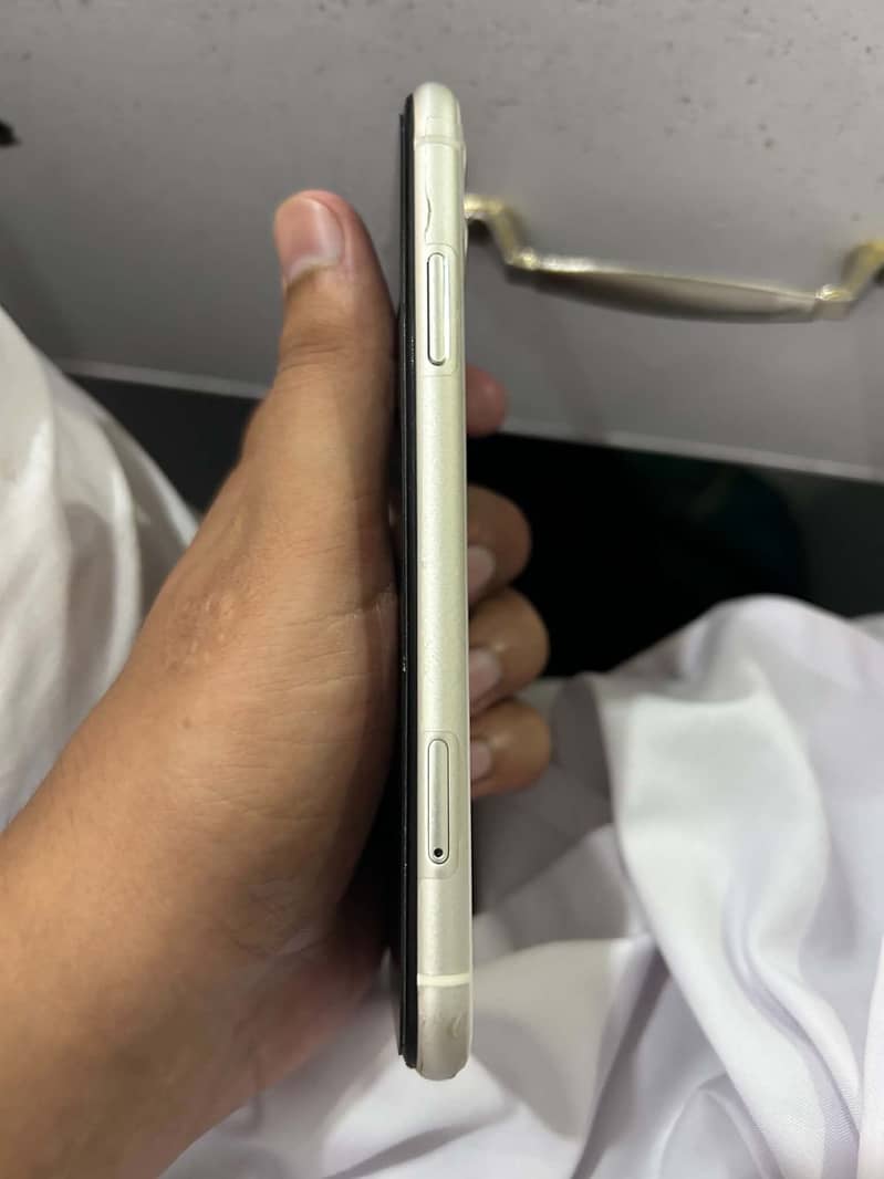 Apple iPhone 11 6