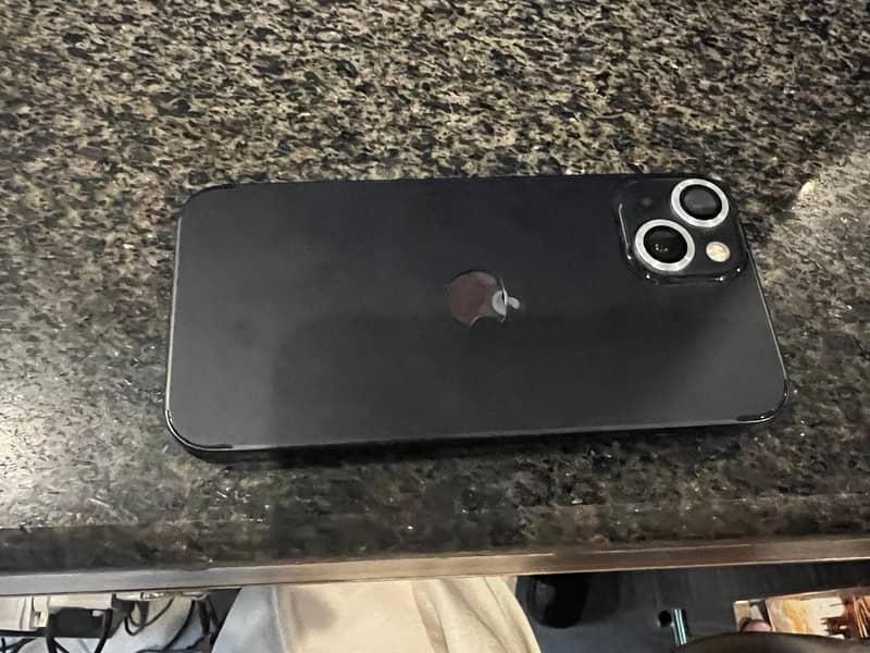 Apple iPhone 13 1
