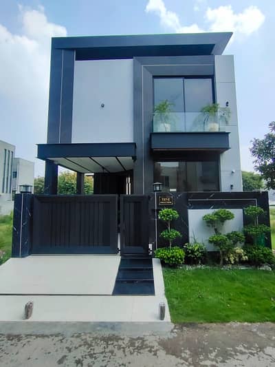 Modern 5 Marla Designer House with Elegant Architecture