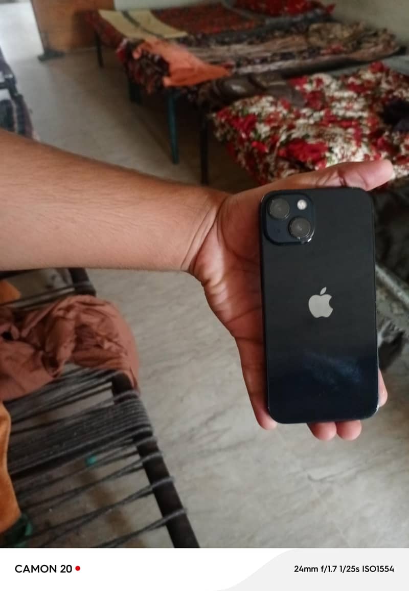 Apple iPhone 13 2